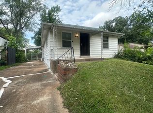 9705 Winkler Dr, Saint Louis, MO 63136