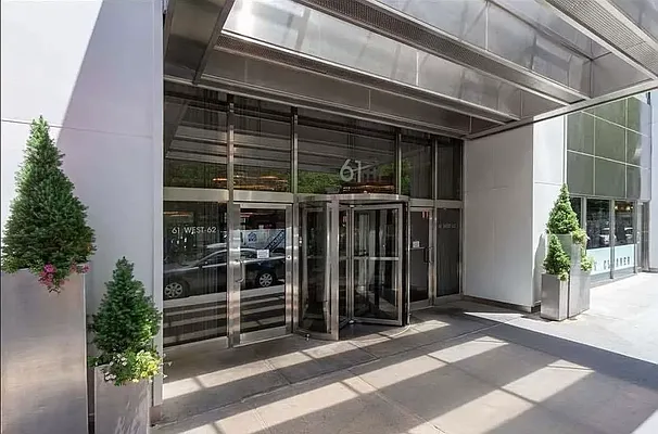 Sold by Douglas Elliman | media 18