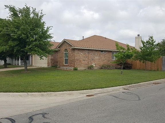 2nd image of 602 Losoya Ct
