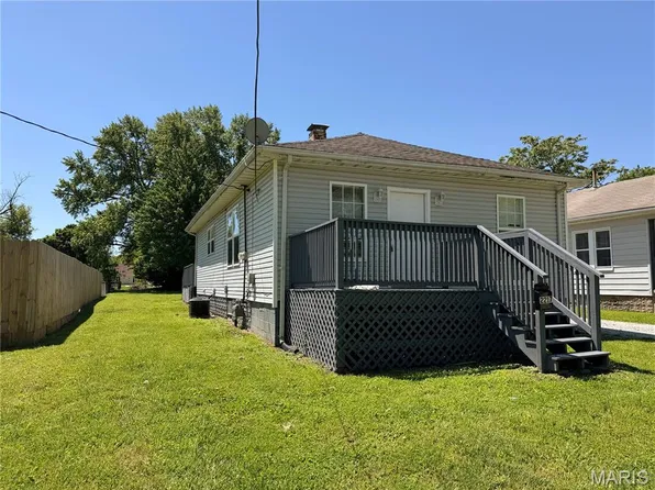 2217 Locust Ave, Alton, IL 62002