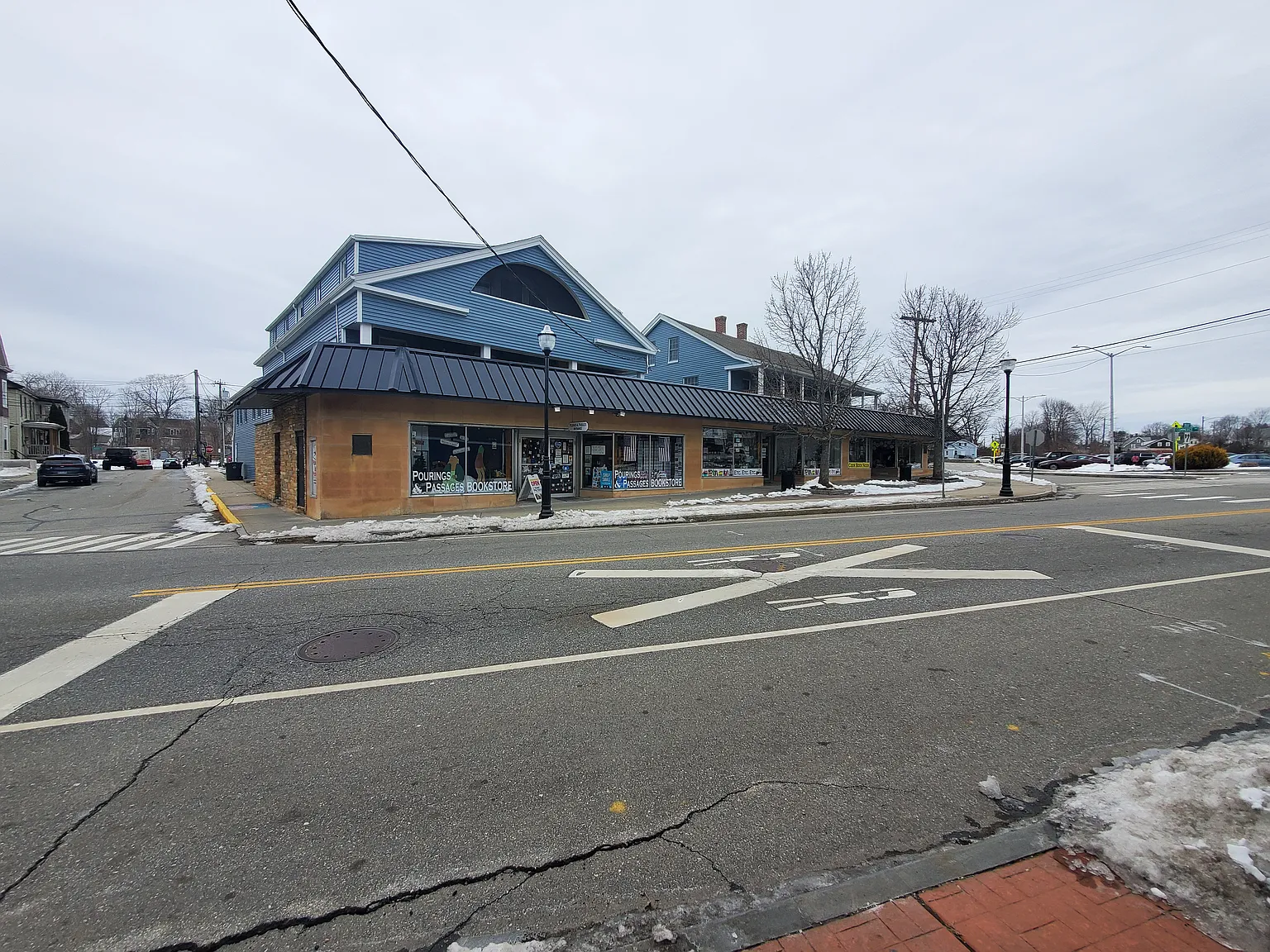 2 bed, 800 sqft, $1,600 — Photo 1