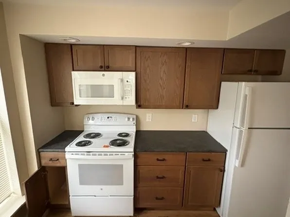 8 S Perry St APT 2, Poughkeepsie, NY 12601