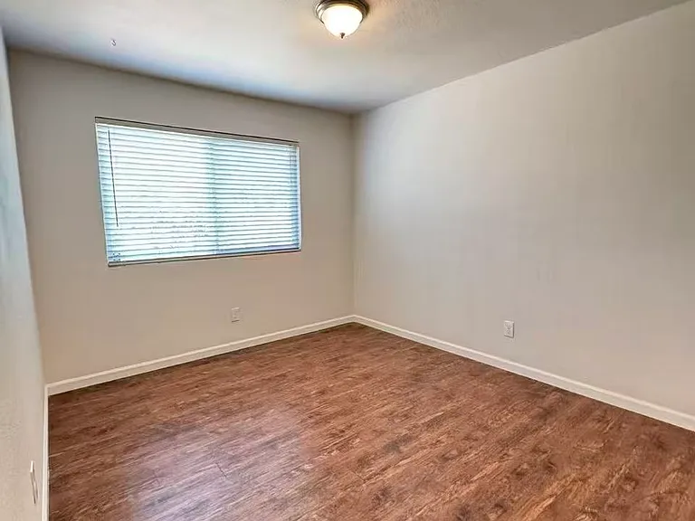 9559 Meadowgreen Cir — Photo 7