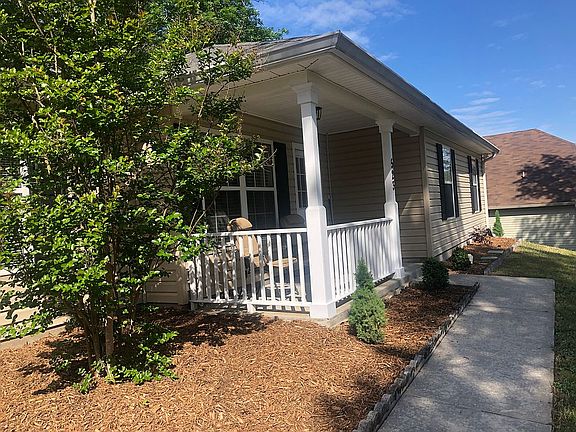 3rd image of 523 Bradley Dr