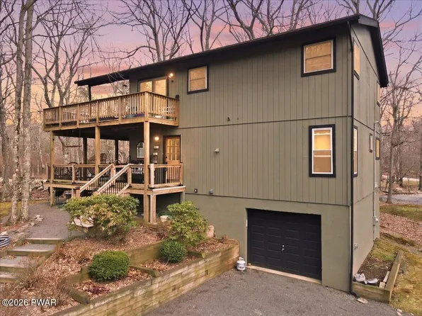 119 Ridgeway Dr, Lords Valley, PA 18428