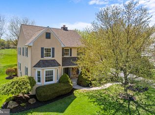 7 Churchill Dr, Elverson, PA 19520