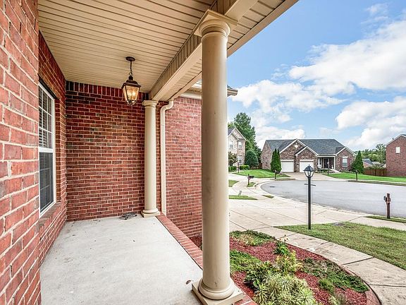 3rd image of 7404 Thornwood Ct