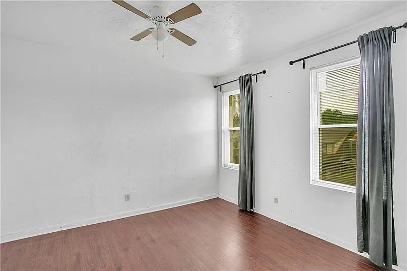 3345 Parkview Ave — Photo 3