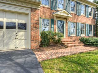3309 Bywater Ct, Herndon, VA 20171
