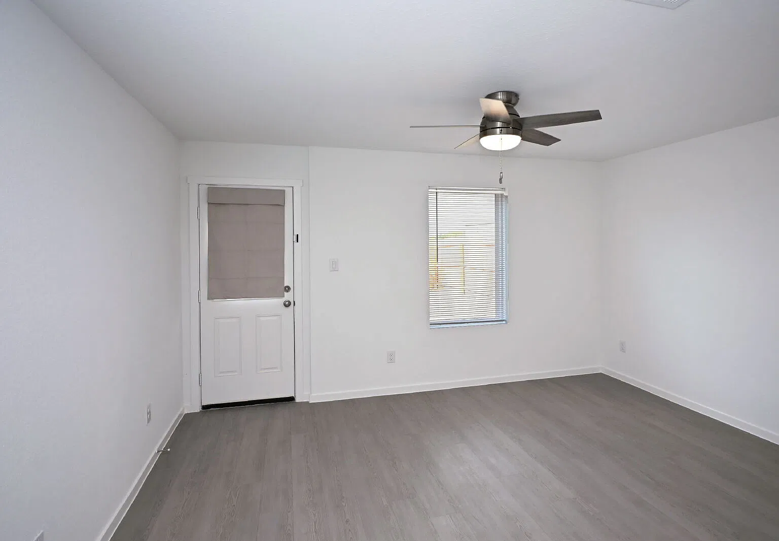 3 bed, 2.5 bath, 1189 sqft, $1,245 — Photo 4