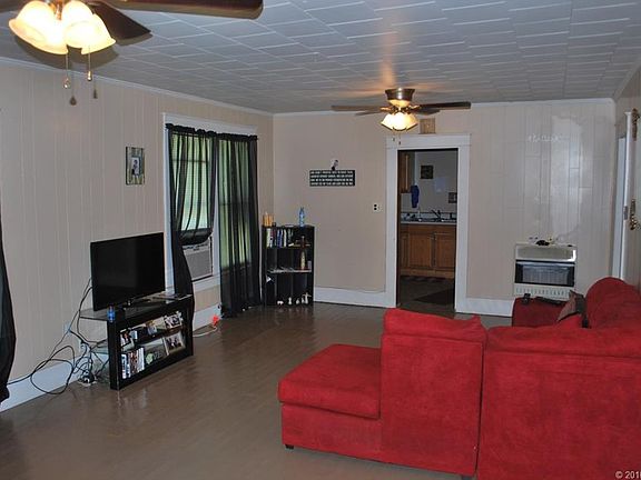 3rd image of 209 E Lincoln Ave