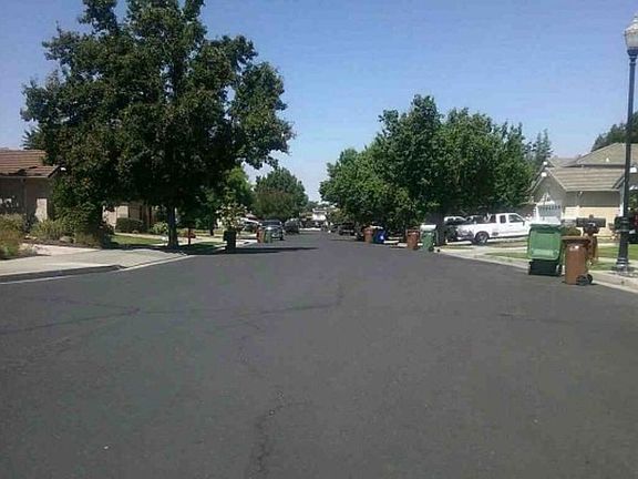 Exterior Neighborhood (street photo)