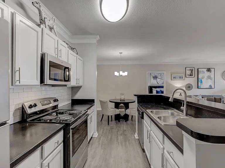 Lakeside at Town Center Apartments — Photo 43