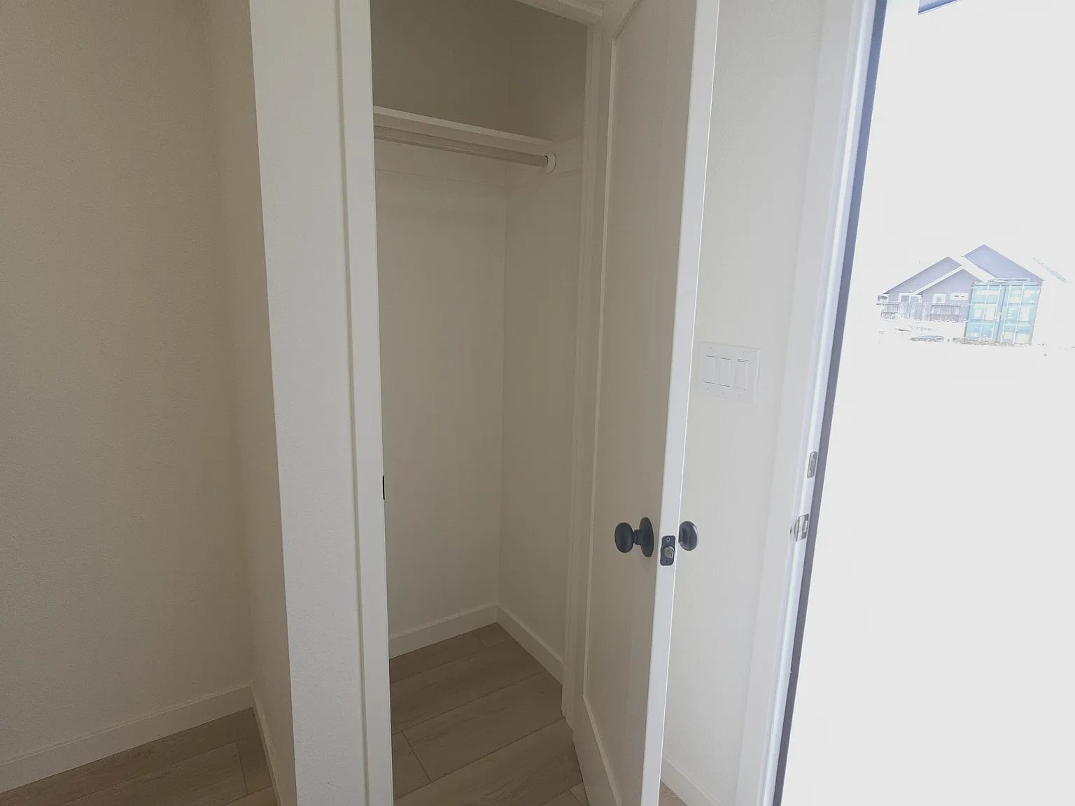 3 bed, 2.5 bath, 1815 sqft, $2,300 — Photo 2