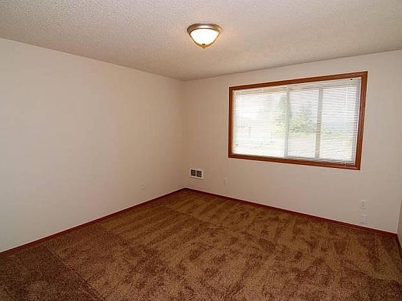 4th image of 2224 Mtn View Ave W #2