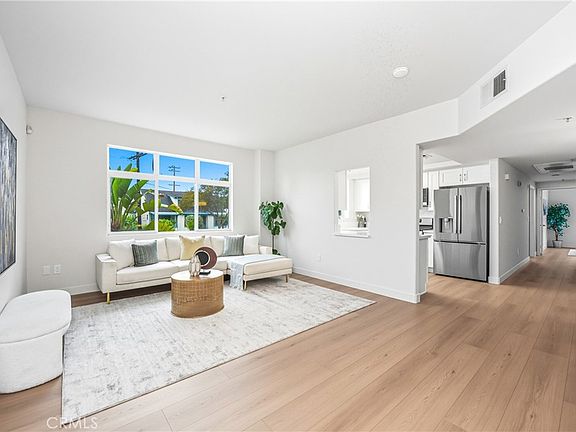 2nd image of 200 N 5th St Unit 101