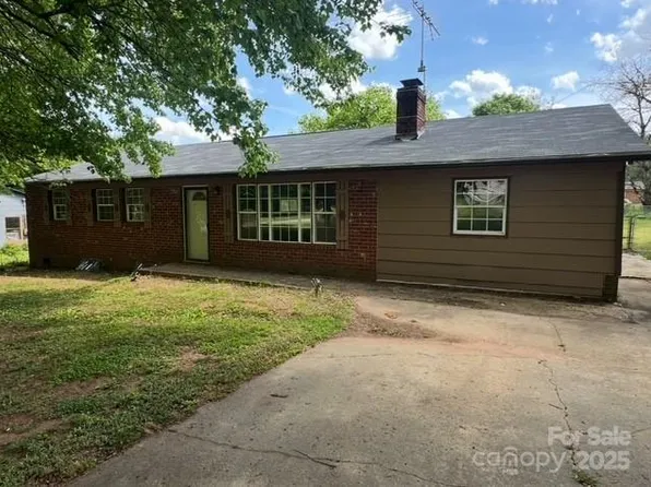 140 Porter Rd, Statesville, NC 28625