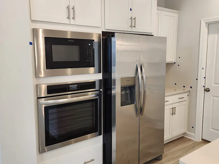 290 Gregory Village Dr — Photo 8