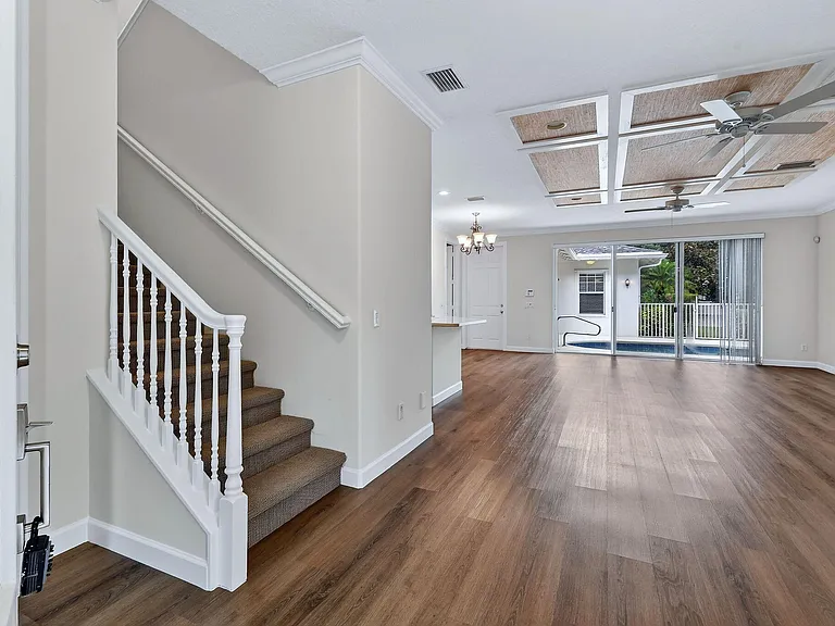 303 Caravelle Dr — Photo 7