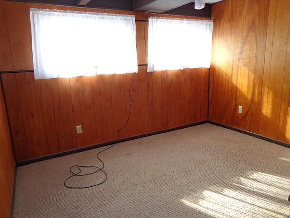 5th image of 830 Winona Dr