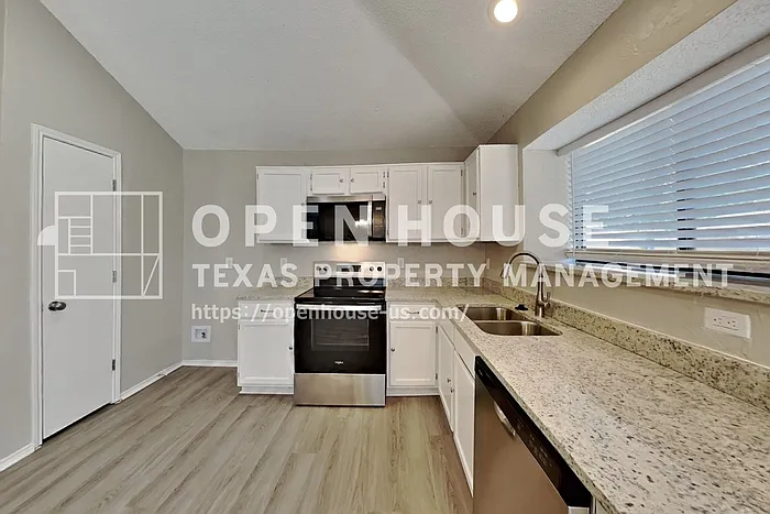 216 Caprock Dr — Photo 5