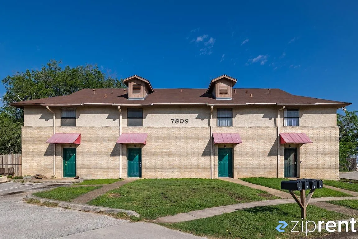 2 bed, 2.5 bath, 1250 sqft, $1,100 — Photo 1