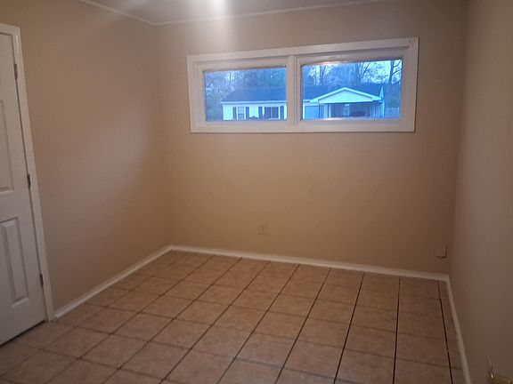 5th image of 119 Maple St