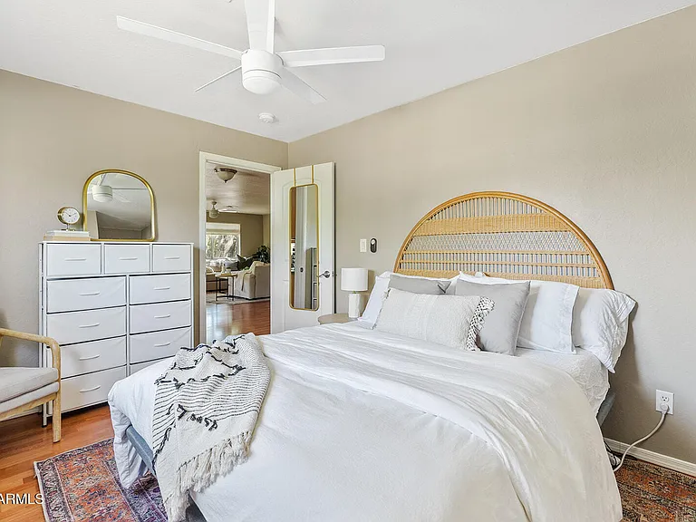 4028 E Lewis Ave — Photo 16
