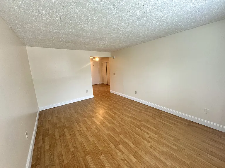535 Calef Rd — Photo 12