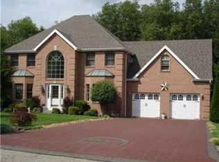 1056 Rimrock Rd, Greensburg, PA 15601