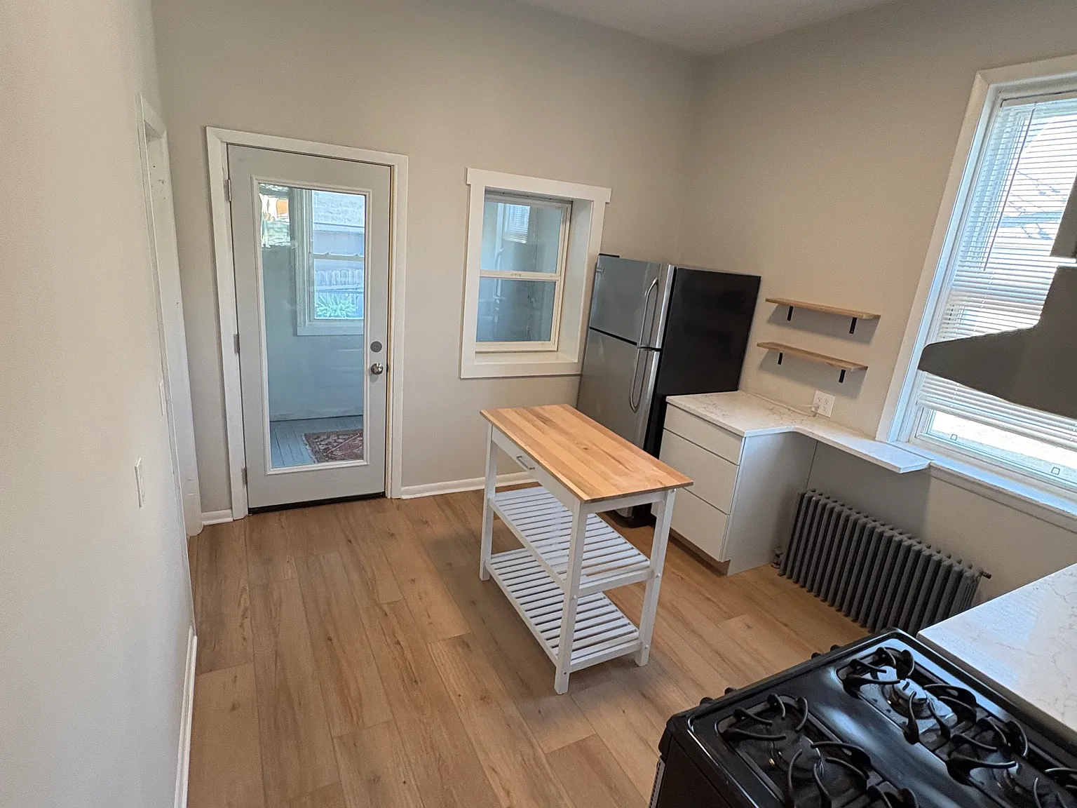 2 bed, 950 sqft, $2,695 — Photo 4