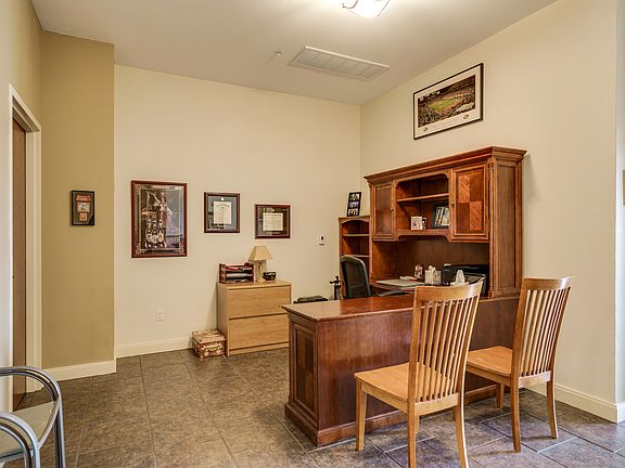 5th image of 230 Dwyer Ave #1105