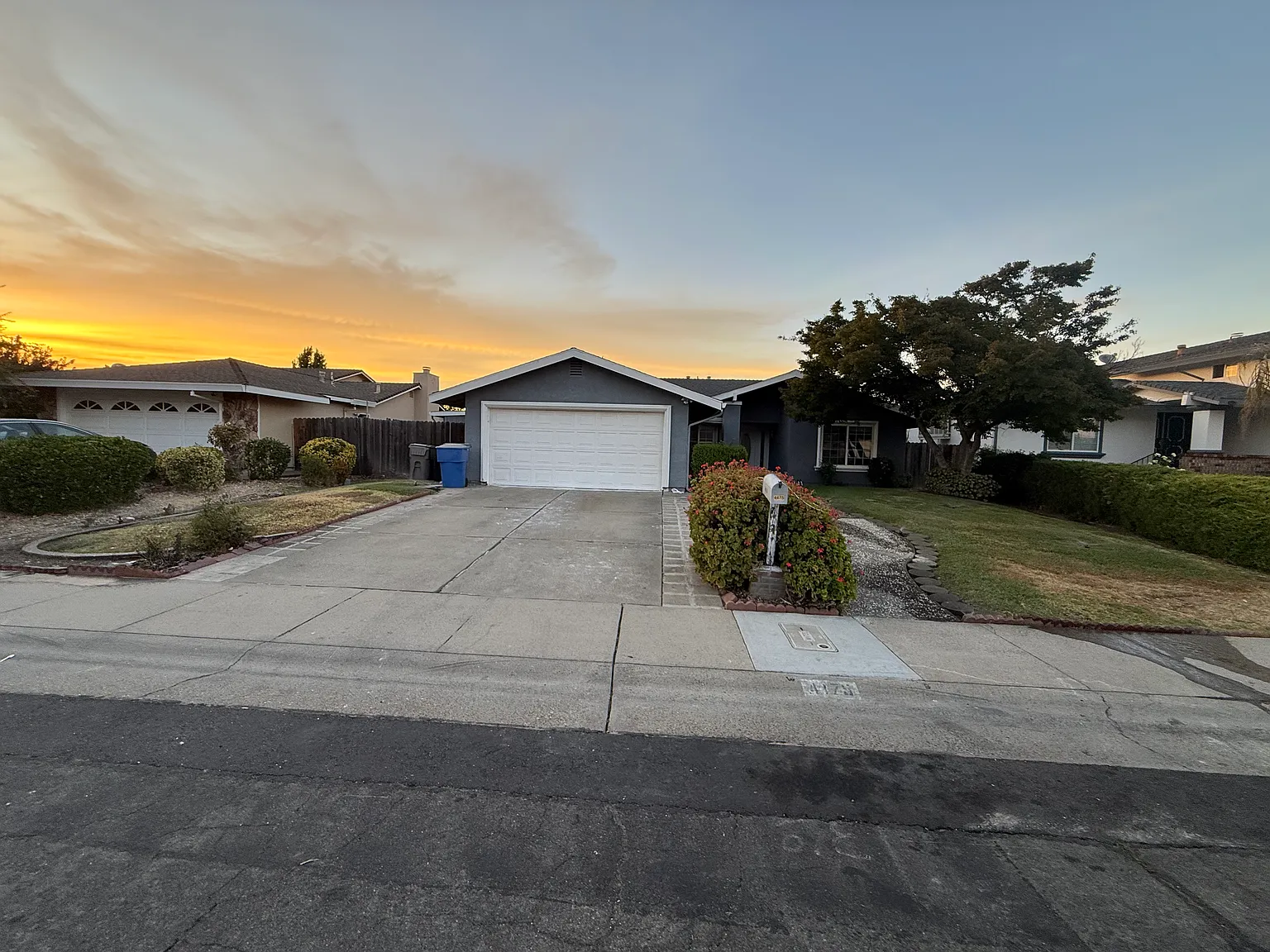 5 bed, 1656 sqft, $2,600 — Photo 1