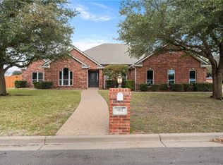 901 Erica Dr, Hewitt, TX 76643