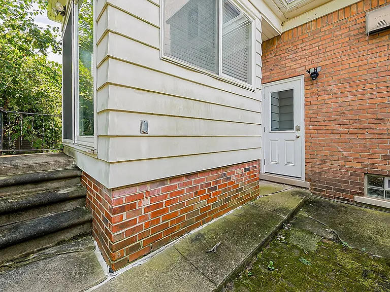 21530 Olmstead St — Photo 30