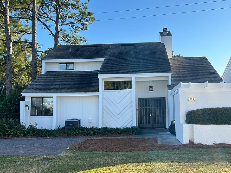 453 Linkside Pl E