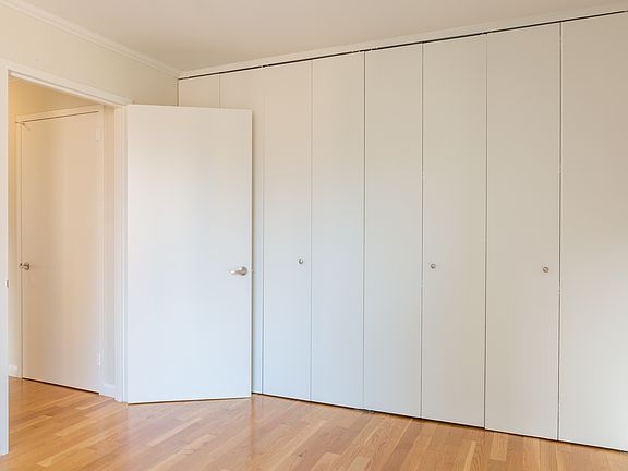 5th image of 235 W 48th St APT 21B
