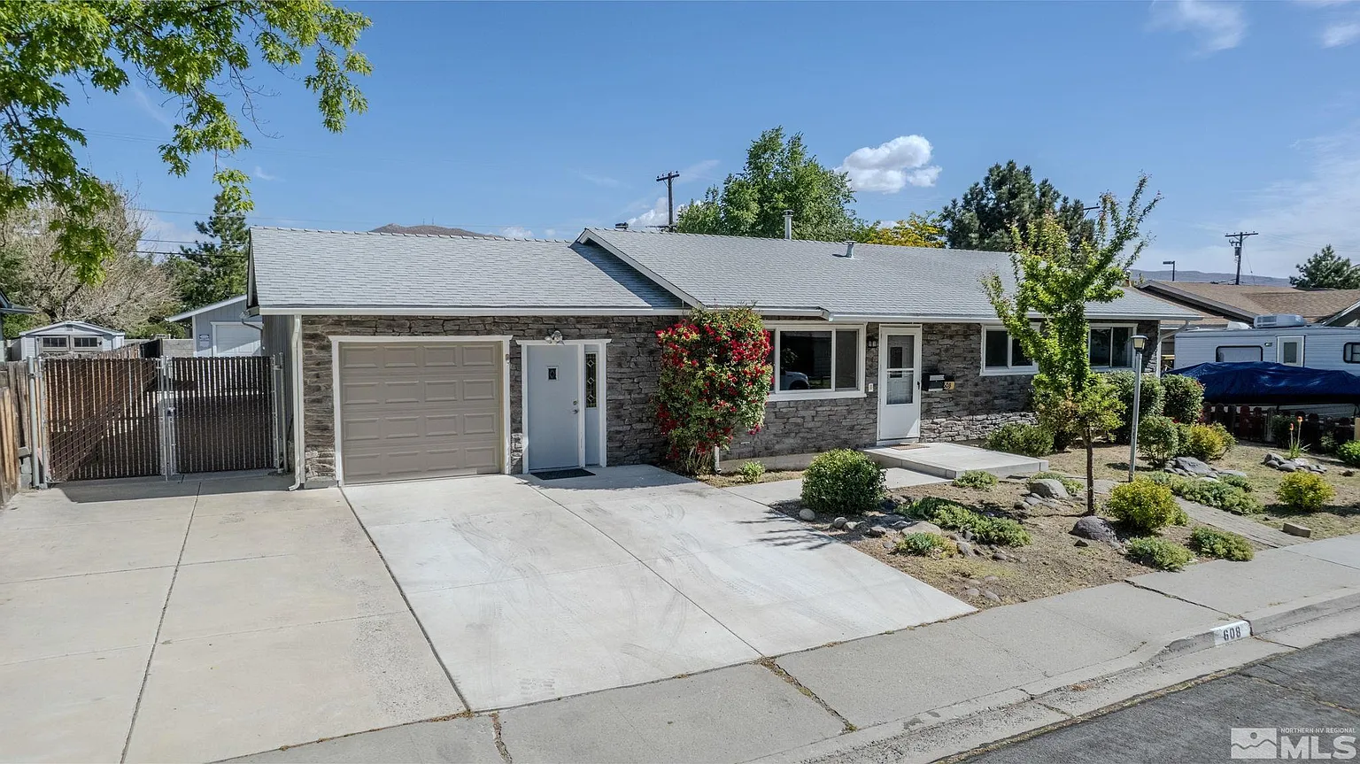 608 Chernus Dr photo 1