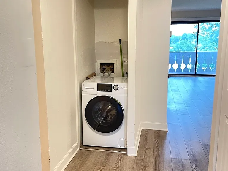 4 Parkside Ct #7 — Photo 14