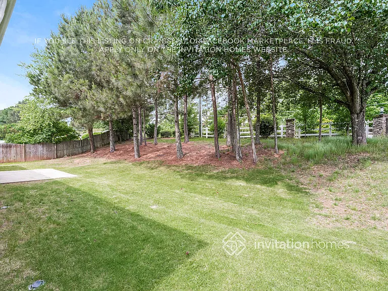 175 Cedarhurst Rd — Photo 17