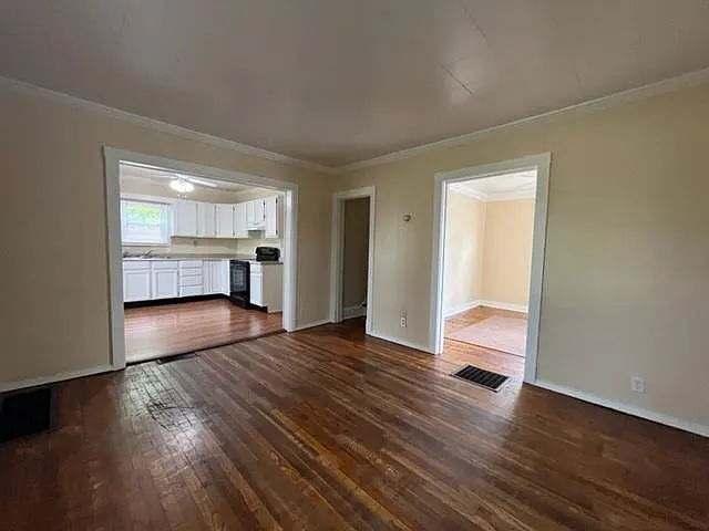 3920 Foresthill Ave — Photo 12