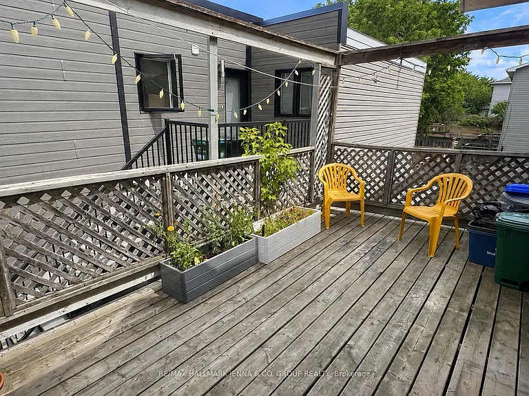 211 Hannah St — Photo 3