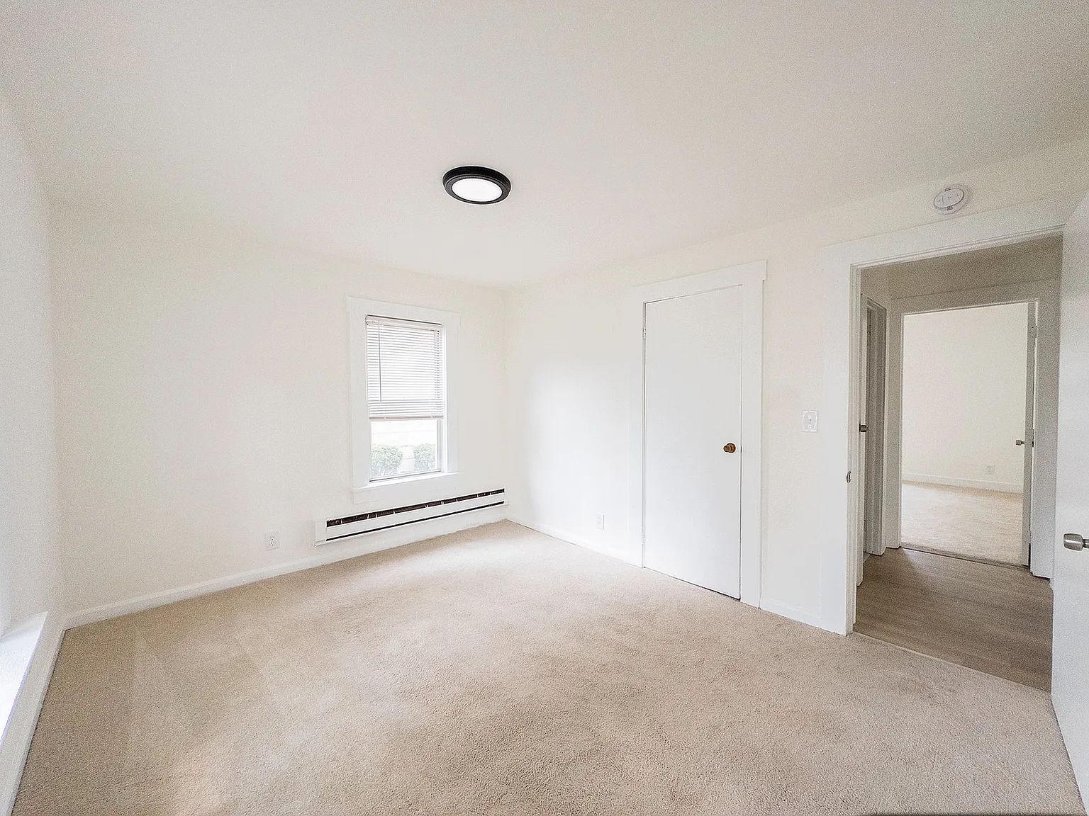 The Manor — Photo 4