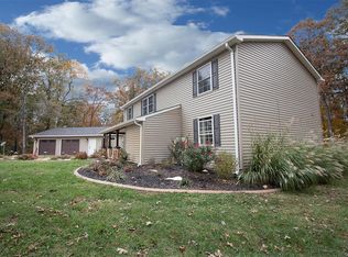 32410 Oakleaf Ln, Warrenton, MO 63383