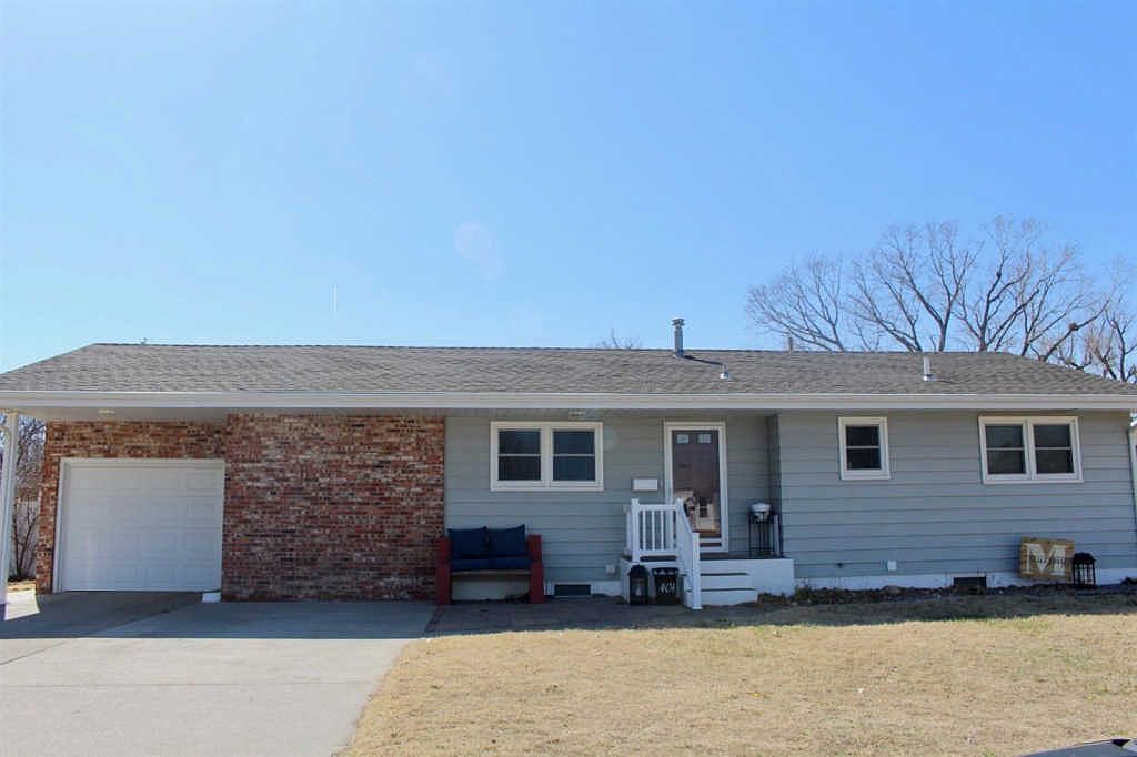 404 Dorrance St, Ellis, KS 67637 Zillow