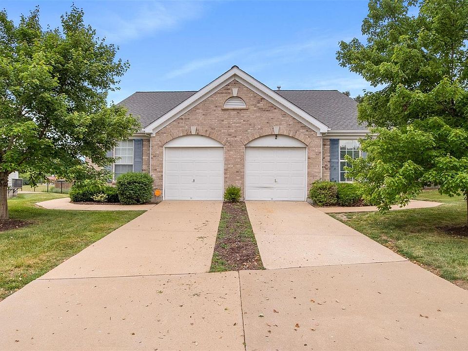 1st image of 83 Jost Villa Dr