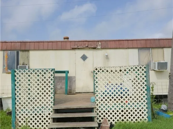 36 Old River Rd N #N, Palacios, TX 77465