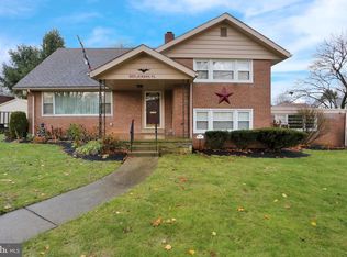 800 Jerome Pl, West Lawn, PA 19609