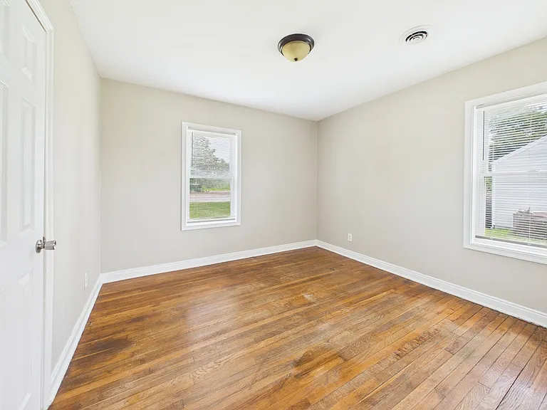 2907 Creighton Rd — Photo 9