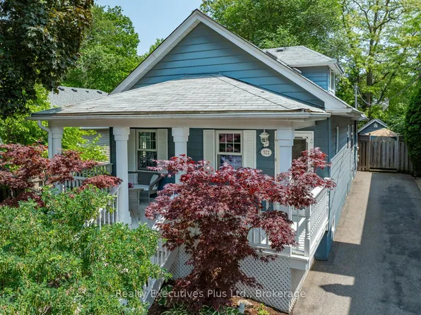 322 Pine Ave, Oakville, ON L6J 2J9